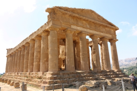 Temple of Concord, Valle dei Templi, Agrigento, Sicily, Italy