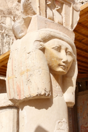 Goddess_Hathor_at_Temple_of_Queen_Hatshepsut,_Luxor,_Egypt.jpg