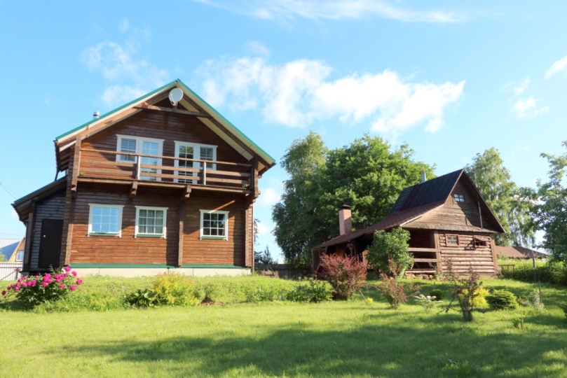 Olga and Sergei's Home on the Bank of the Volga, Nekrasov Region, Yaroslavl Oblast, Russia