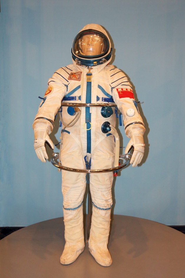 Museum V. V. Tereshkova, Nikolskoye, Tutayev District, Yaroslavl Oblast, Russia / Скафандр из советской эпохи, «Космос» Музей В В Терешковой, Никульское, Тутаевского Района, Ярославская Область, Россия